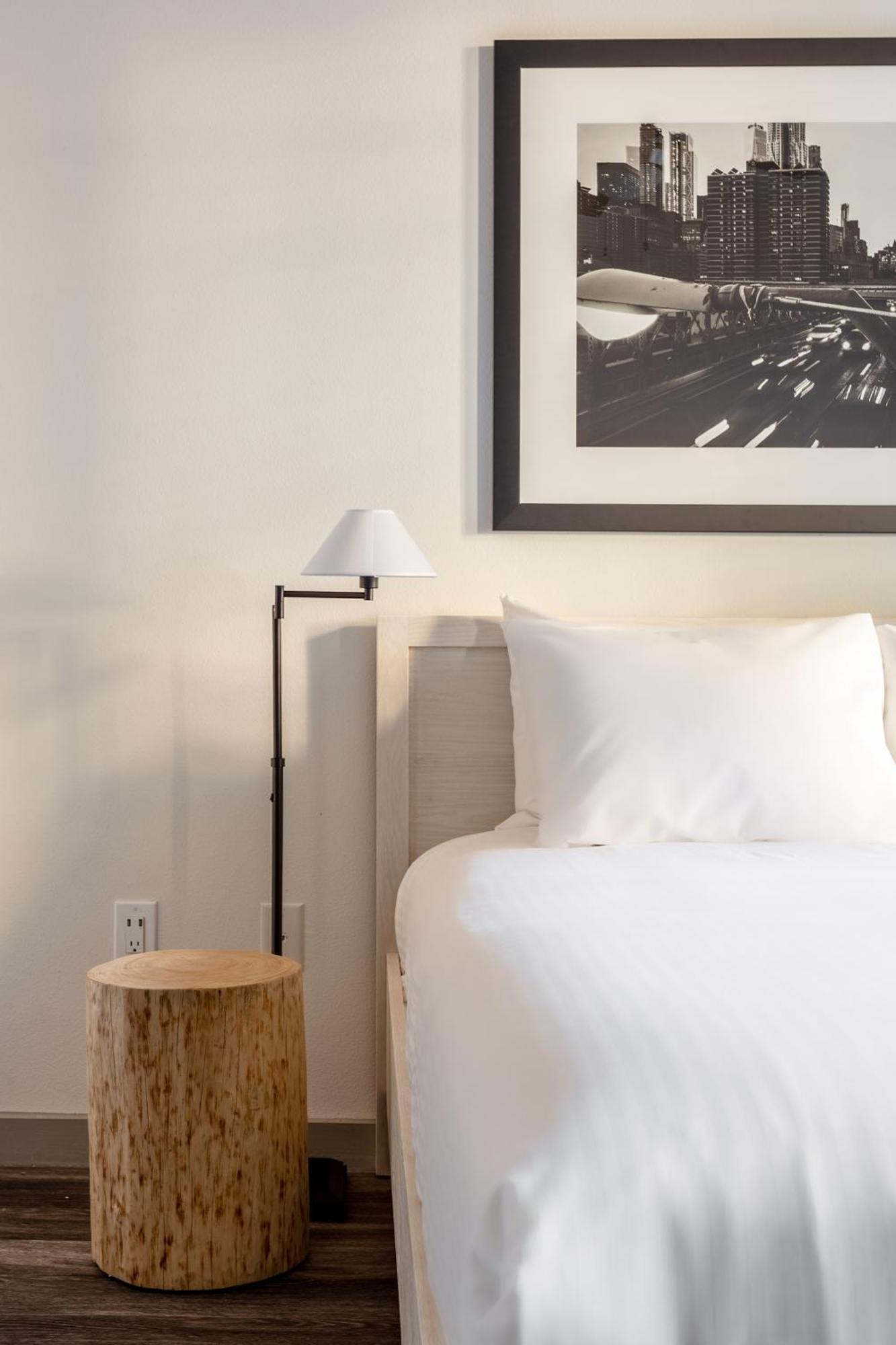 Kasa Field-medical District Apartahotel 4*